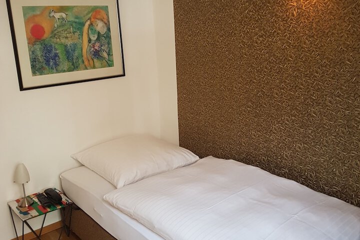 Room 4 of 57