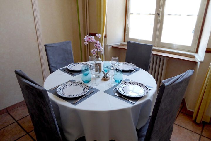 Dining 10 of 15