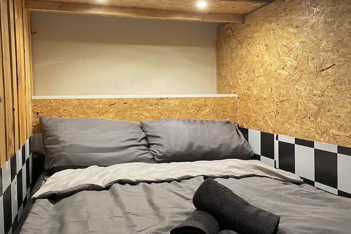 Room 10 of 60