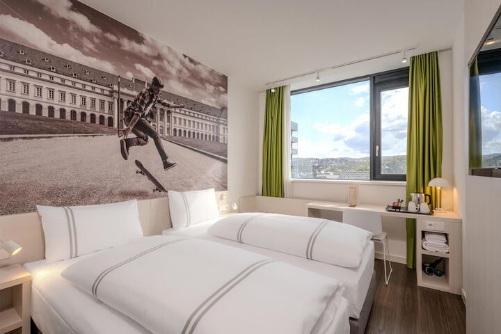 Room 12 of 40