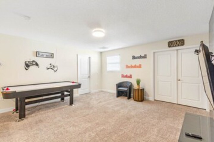 Room 169 of 216