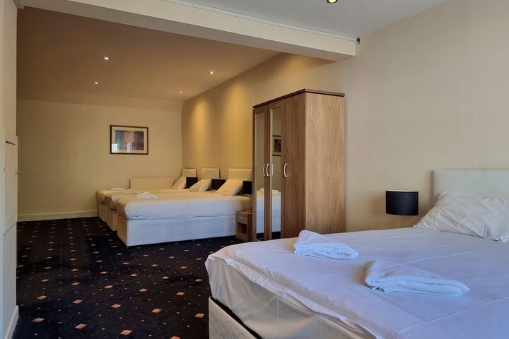 Room 16 of 72