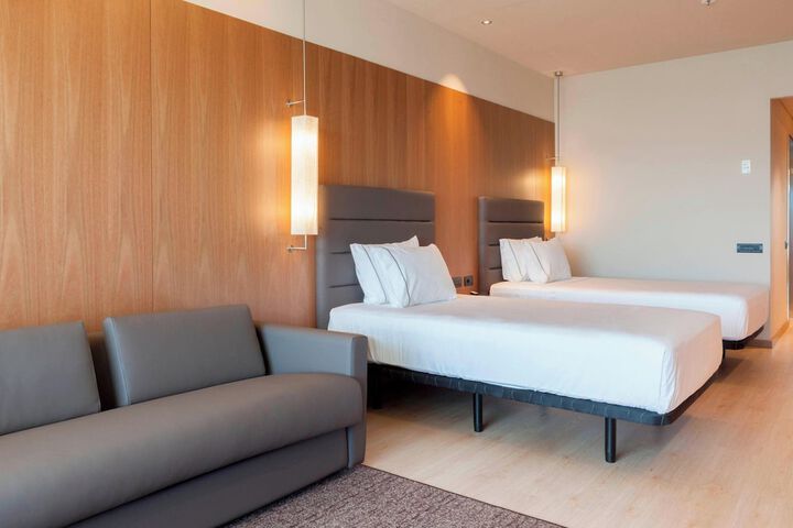 Room 35 of 124