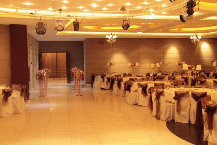 Ballroom/Hall 64 of 75