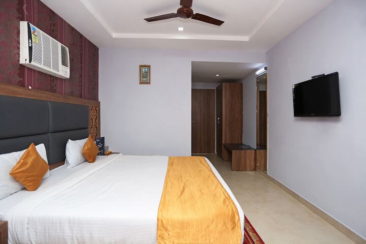 Room 11 of 22