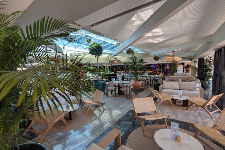 Guest Lobby