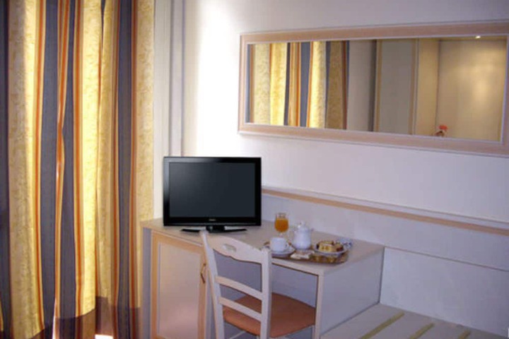 Room amenity