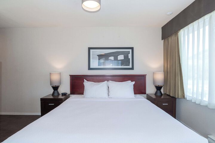 Room 9 of 34