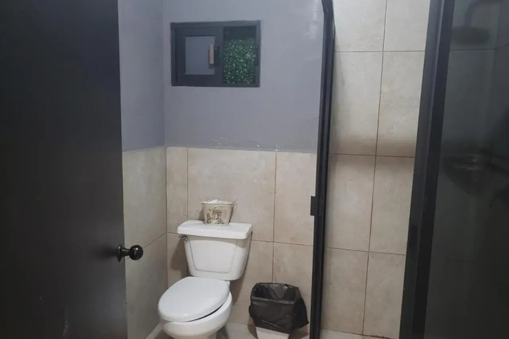 Room 6 of 21