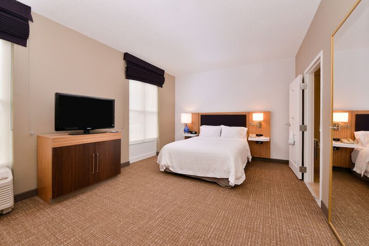 Double Accessible King Size Bed (4 of 6)