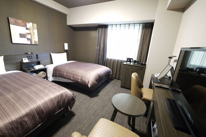 Room 9 of 36