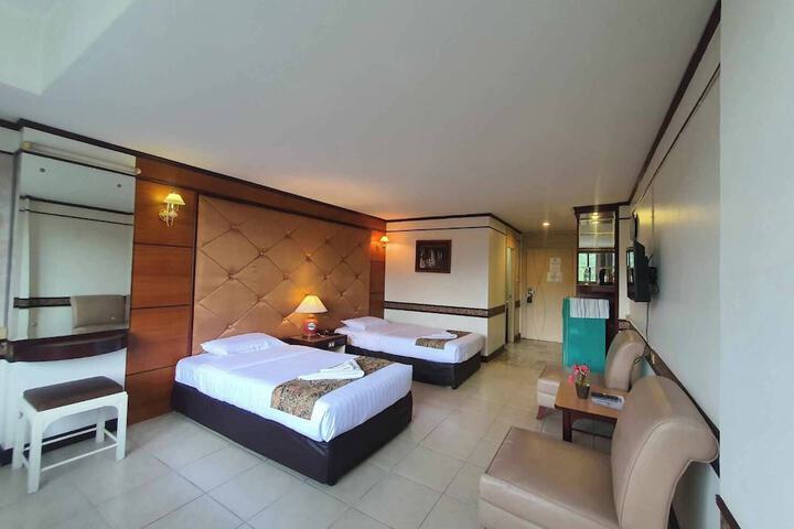 Room 108 of 147