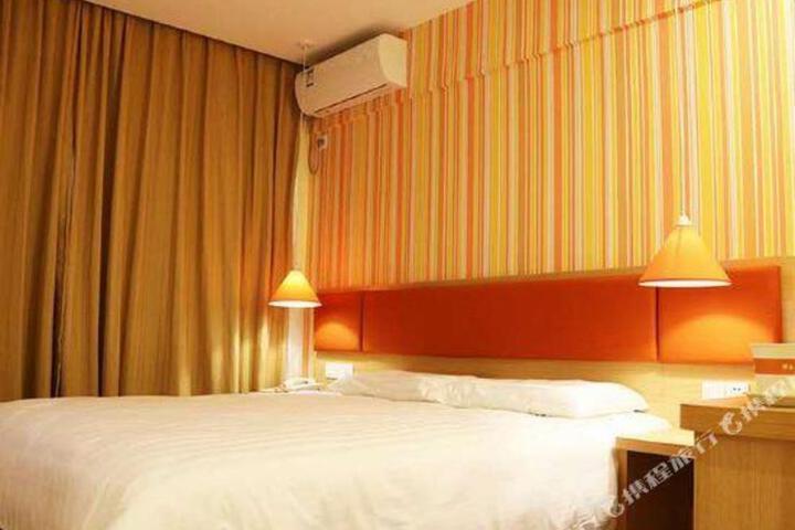Pebble Motel (Kunming Dounan Flower City Longcheng Street)