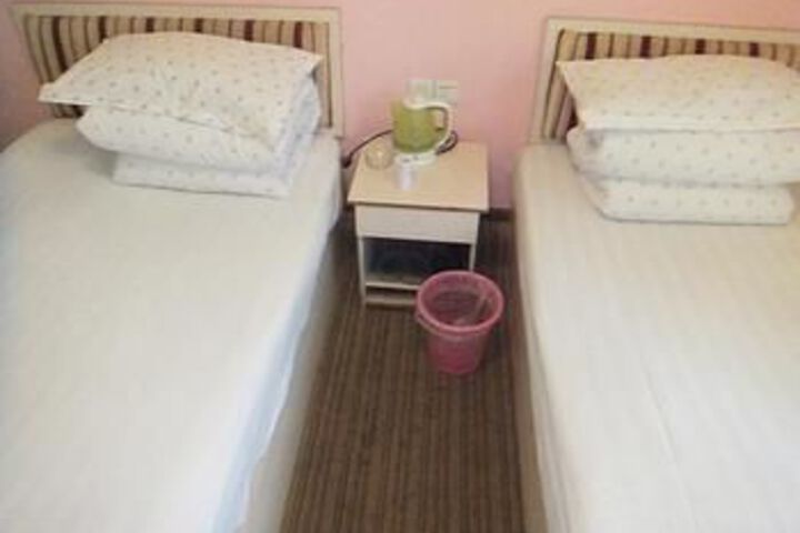 Room 12 of 12