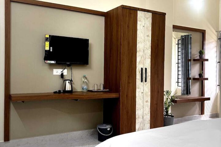 Room 8 of 17