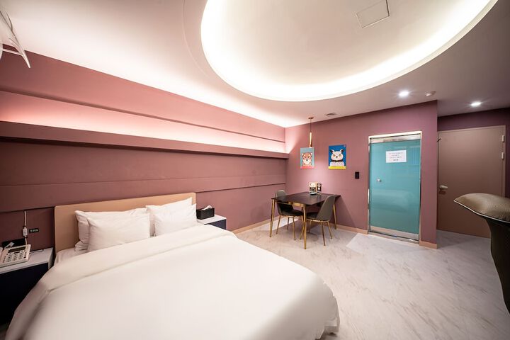 Room 17 of 57