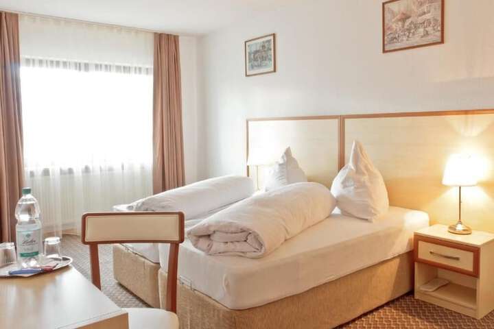 Room 6 of 14