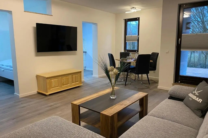 Room 3 of 10