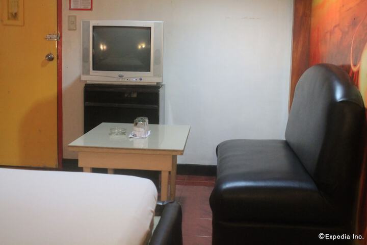 Room 15 of 27