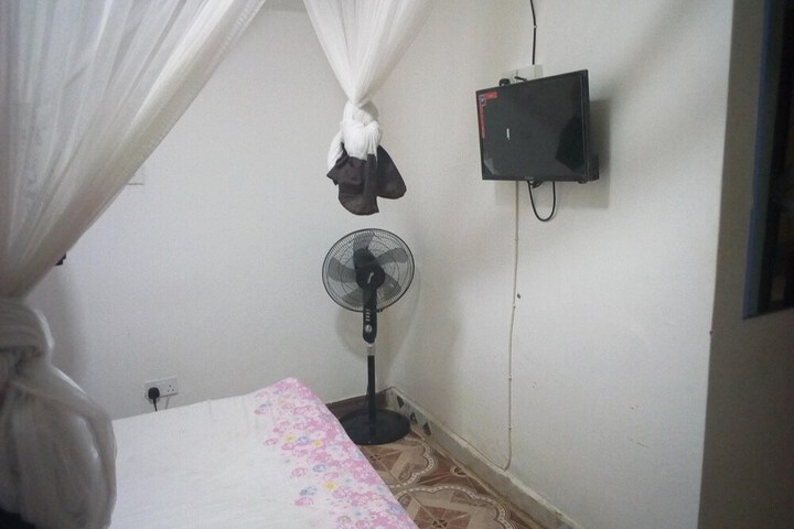 Room 8 of 73