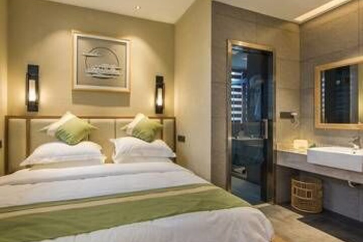 Room 3 of 9