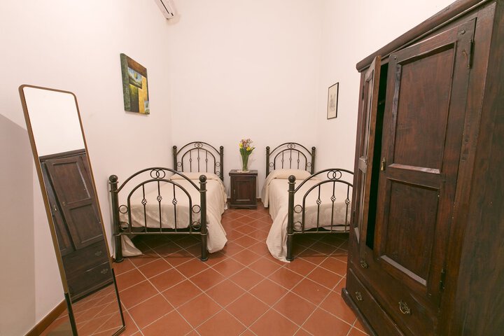 Room 12 of 39