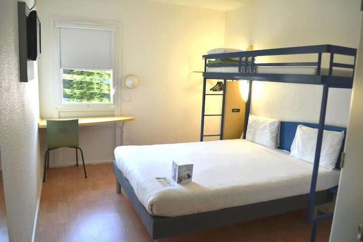 Room 16 of 66