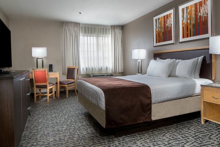 Klondike Standard King Bed (12 of 12)