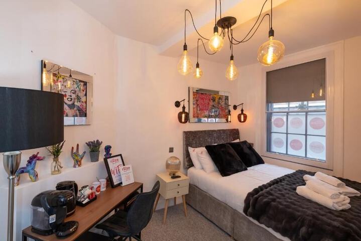 Room 17 of 124