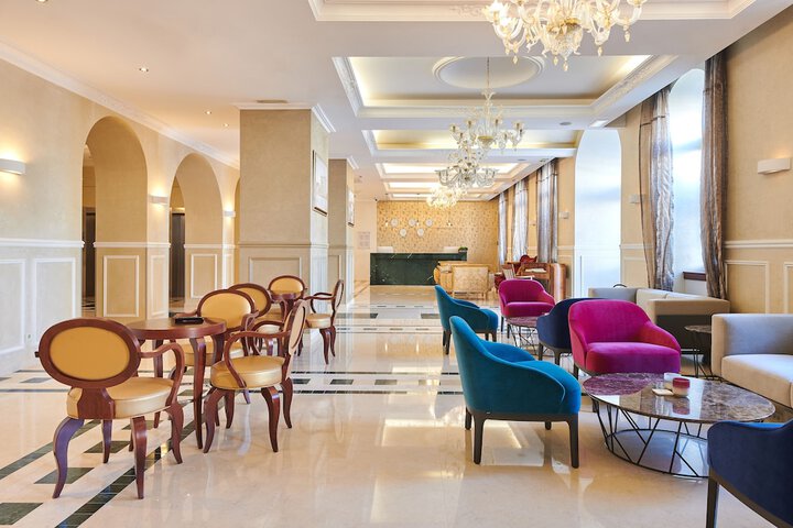 Guest Lobby