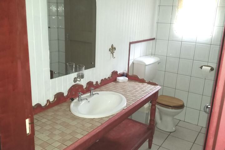 Room 10 of 23