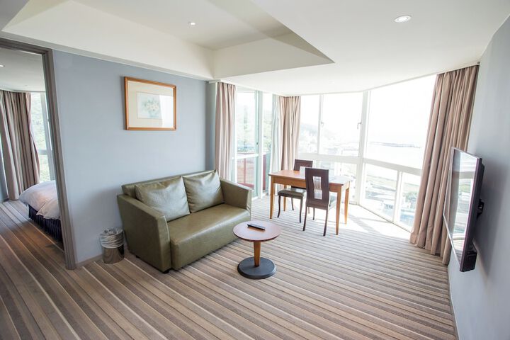 Room 3 of 38
