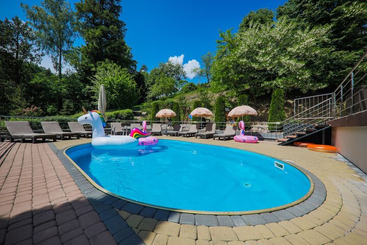 Pool 28 of 67