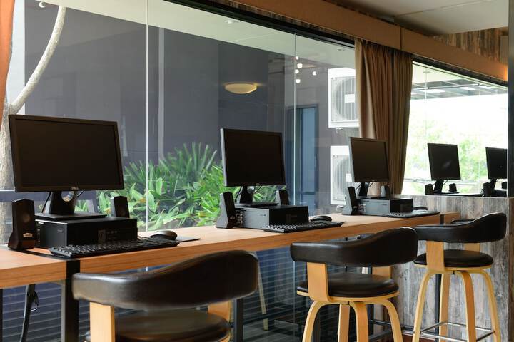 Business Center 54 of 71