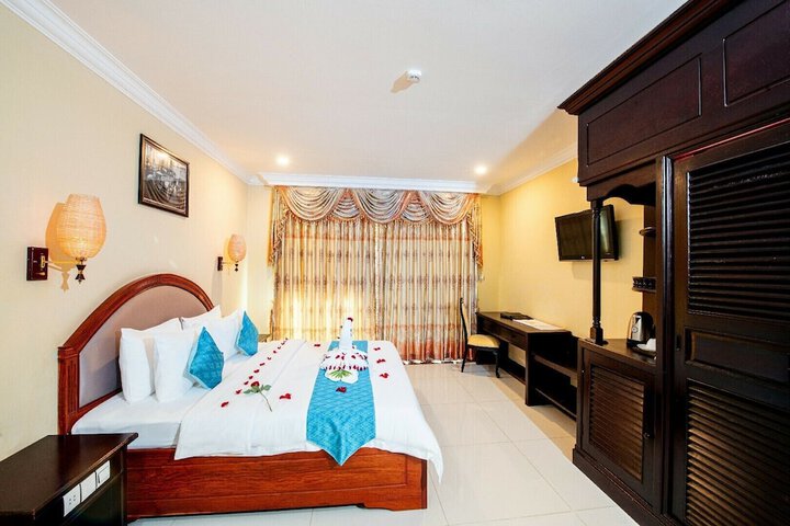 Room 44 of 90