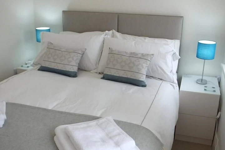Room 2 of 14