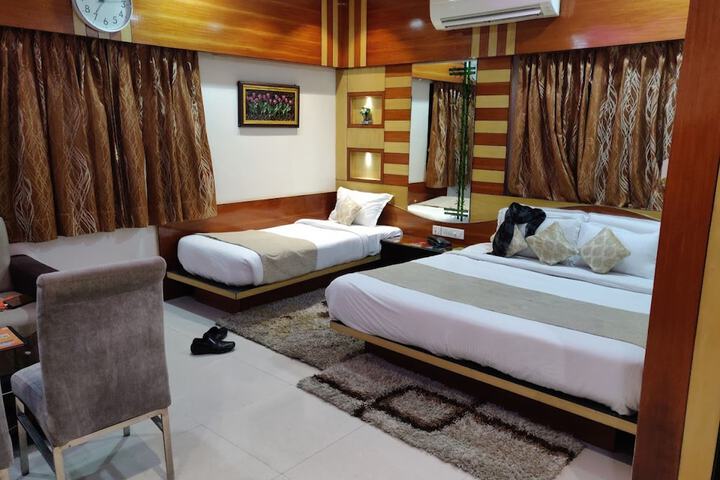 Room 10 of 17