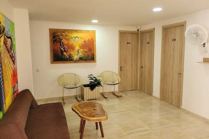 Room 20 of 33