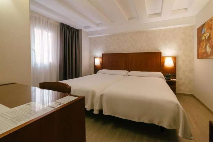Room 9 of 24