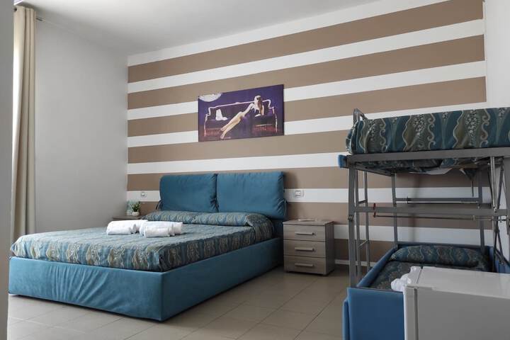 Room 8 of 32