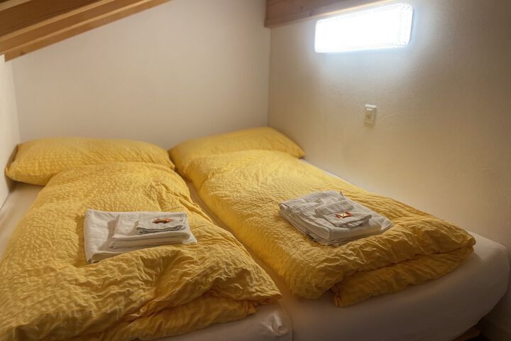 Room 4 of 12