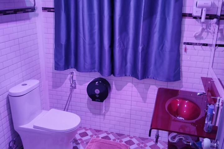 Room 92 of 196