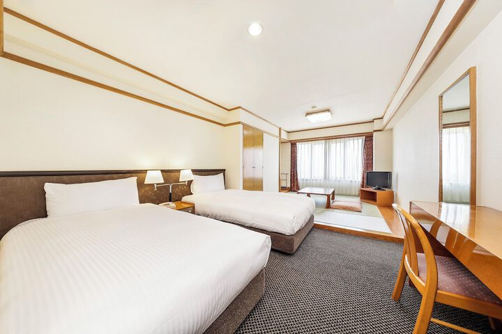 Room 9 of 43