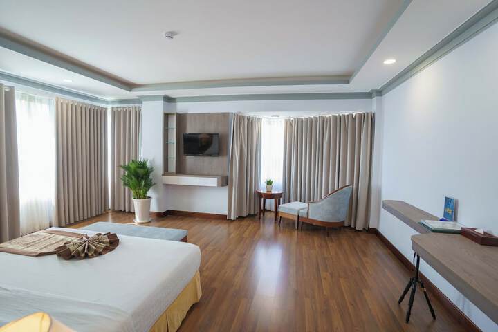 Room 2 of 67