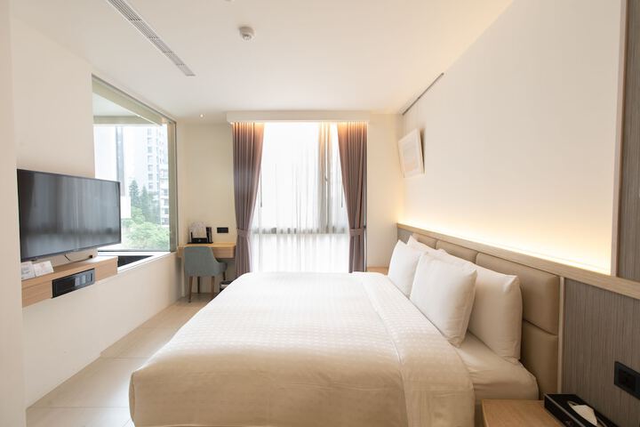 Room 9 of 31