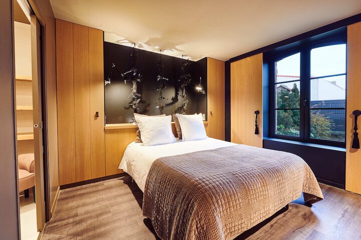 Room 12 of 48