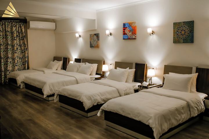 Room 70 of 139