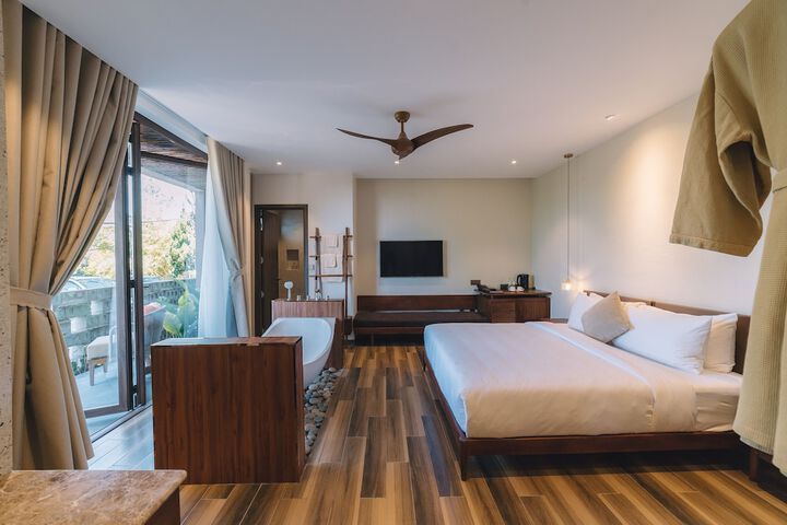 Room 51 of 210