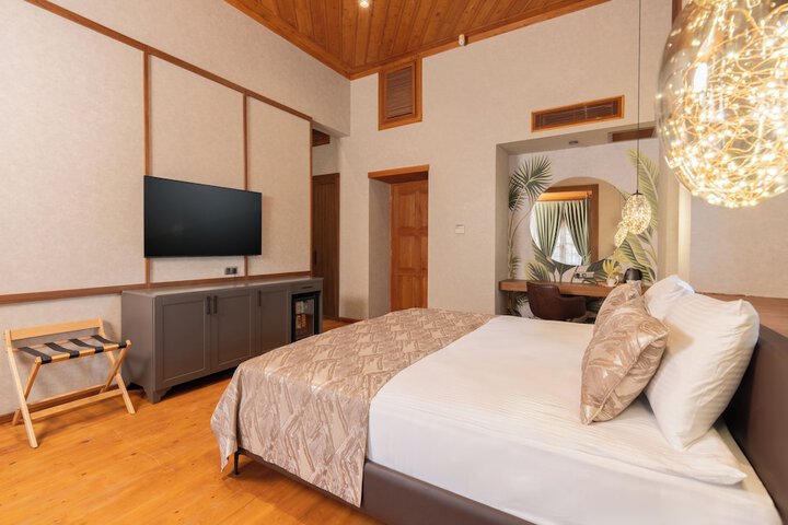 Room 5 of 37