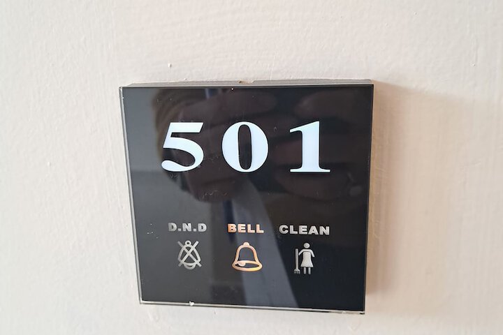 Room 13 of 117